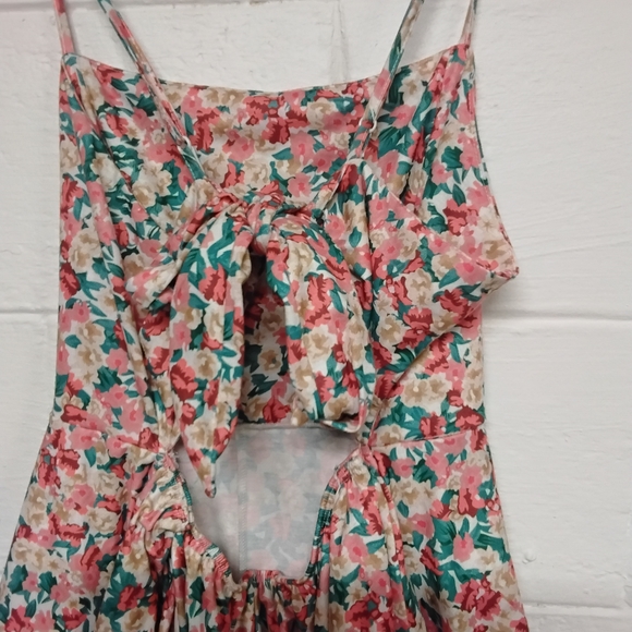 Floral Print Ruffle Romper - Picture 7 of 7